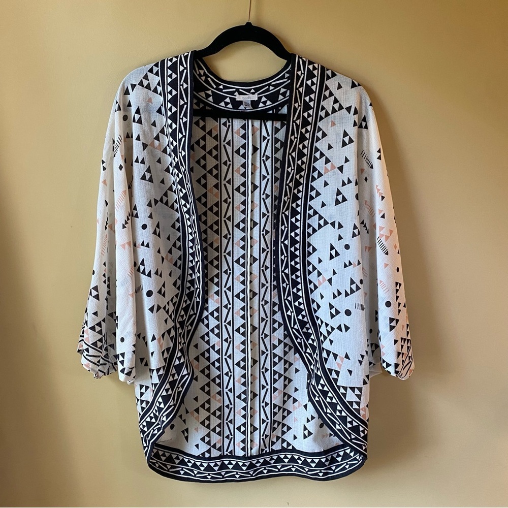 Urban Outfitters Ecote Geometric Patterned Batwing Style Kimono - Size M/L